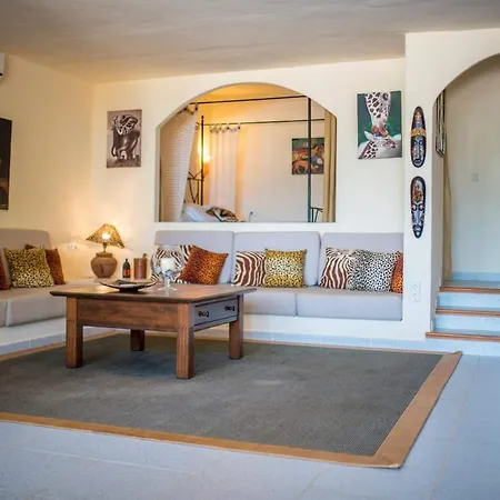En Cala Vadella Familias Y Parejas Villa